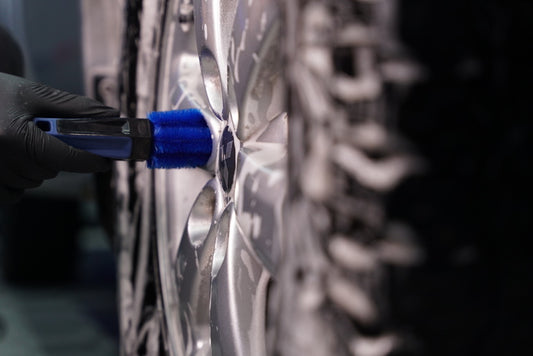 CEPILLO PARA LIMPIEZA DE TUERCAS DE RUEDA